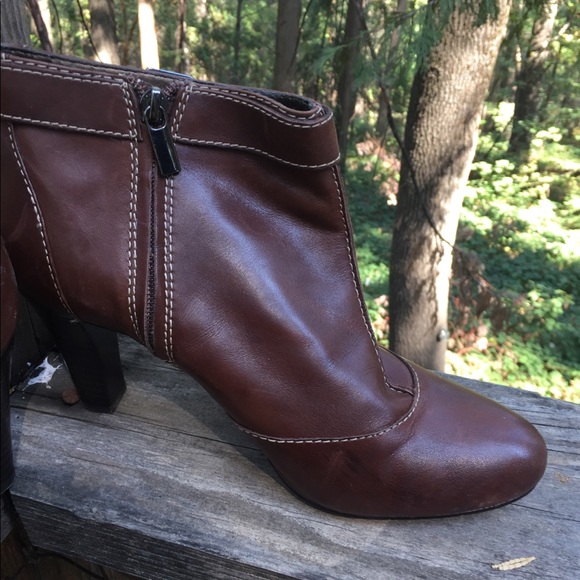 Lands End Canvas leather upper brown booties,HP25x4 - Picture 2 of 6